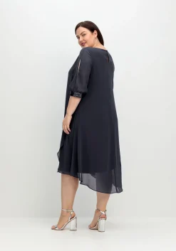 Abendkleid aus Georgette, mit geschlitztem Ärmel