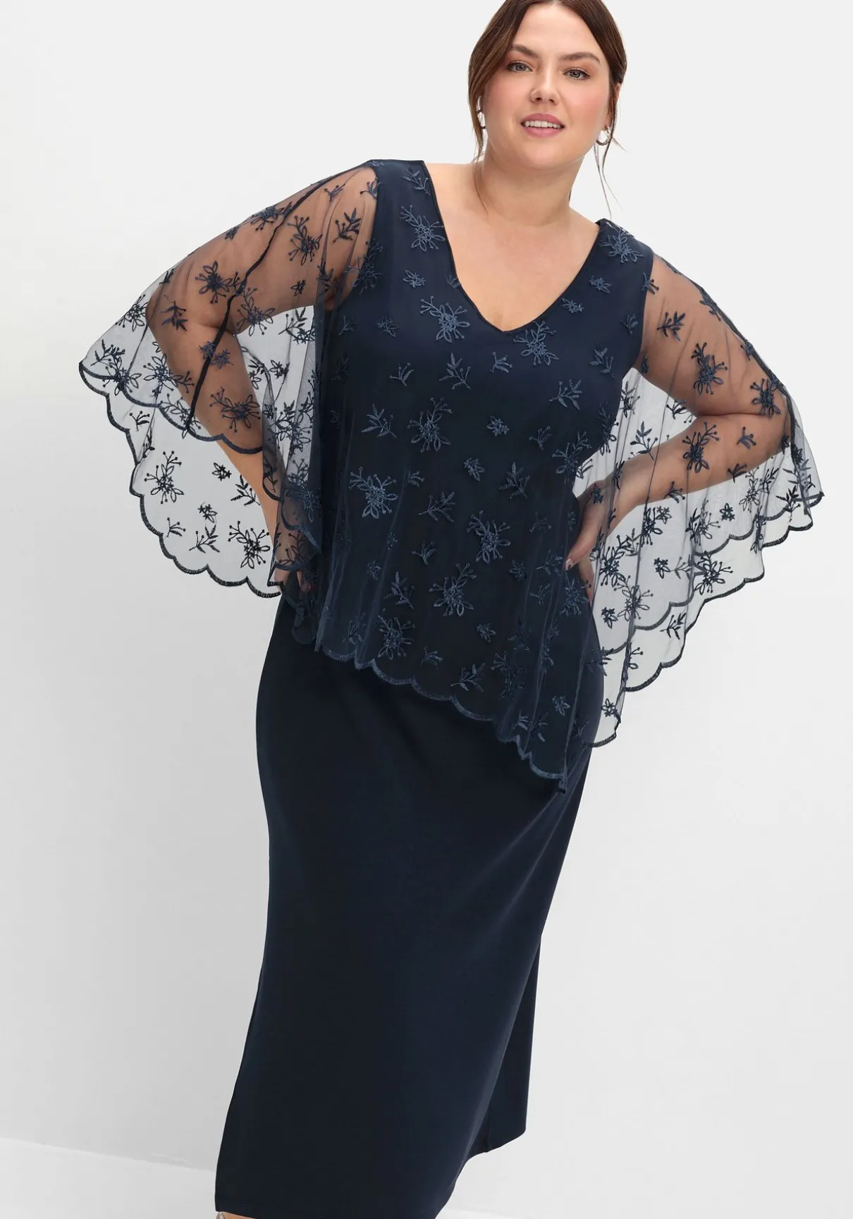 Abendkleid im Lagenlook, mit Mesh und Spitze