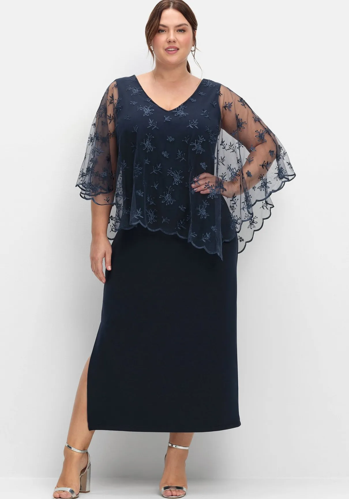 Abendkleid im Lagenlook, mit Mesh und Spitze