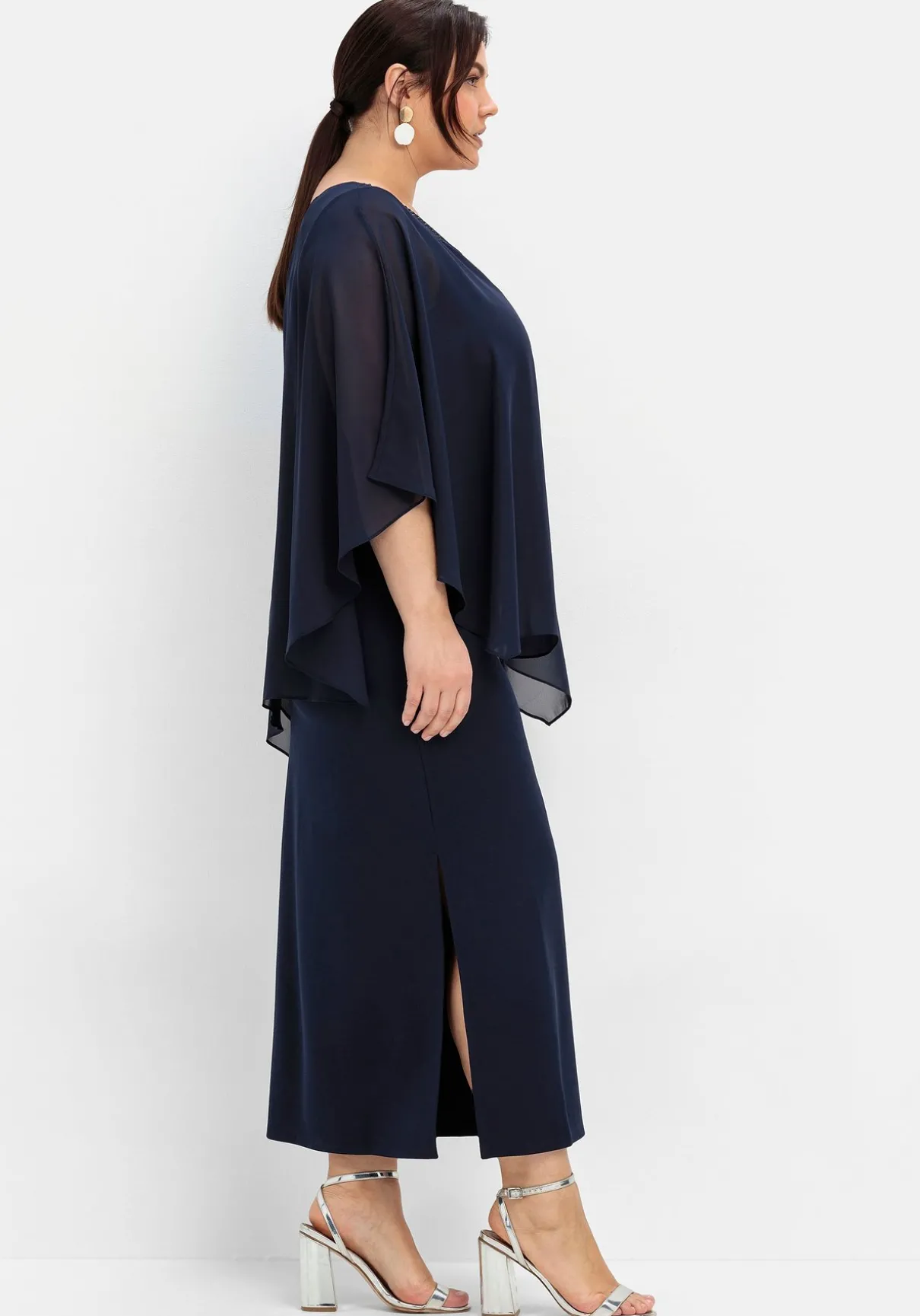 Abendkleid in A-Linie mit weiten Fledermausärmeln