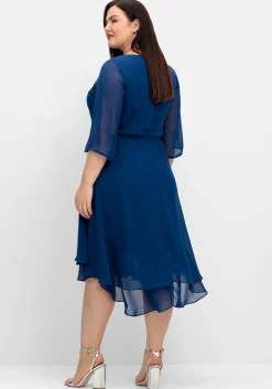 Abendkleid in Wickeloptik, mit Pailletten