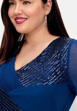 Abendkleid in Wickeloptik, mit Pailletten