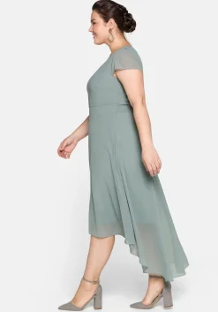Abendkleid mit Flügelärmeln