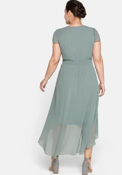 Abendkleid mit Flügelärmeln