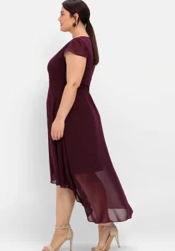 Abendkleid mit Flügelärmeln