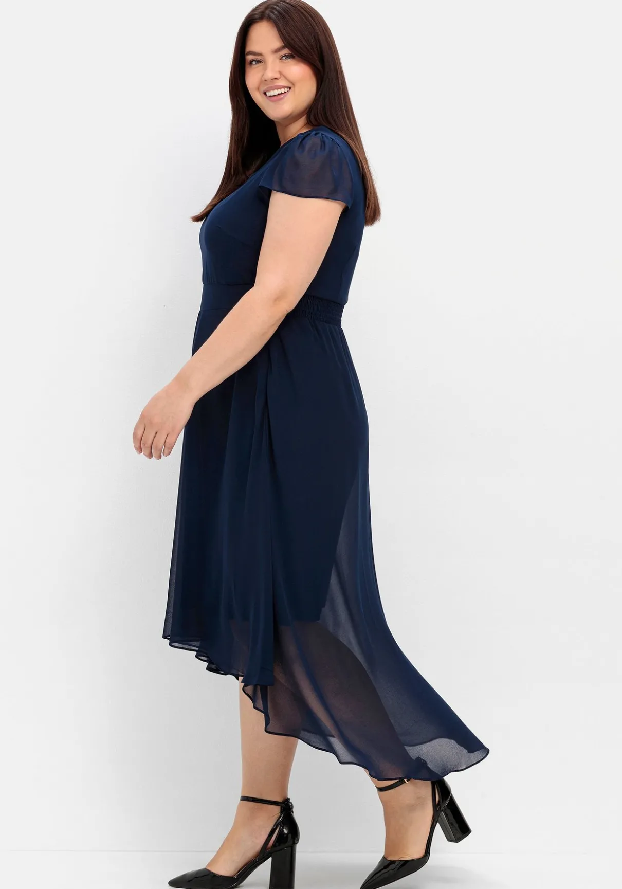 Abendkleid mit Flügelärmeln