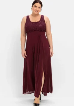 Abendkleid mit floraler Spitze