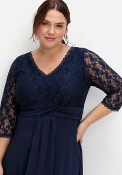 Abendkleid mit floraler Spitze und Zier-Knotendetail