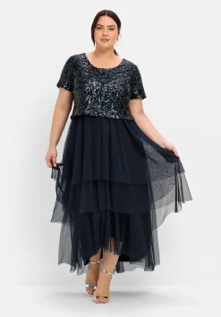 Abendkleid mit lose fallendem Paillettenoberteil