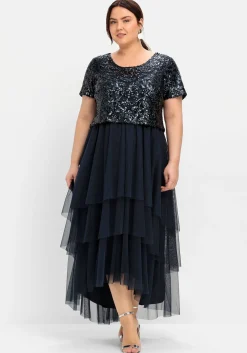 Abendkleid mit lose fallendem Paillettenoberteil