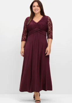 Abendkleid mit Oberteil aus floraler Spitze