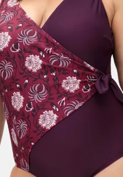 Badeanzug in Wickeloptik, mit Shaping-Effekt