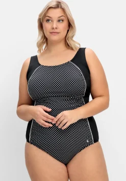 Badeanzug mit hohem Rückenausschnitt.