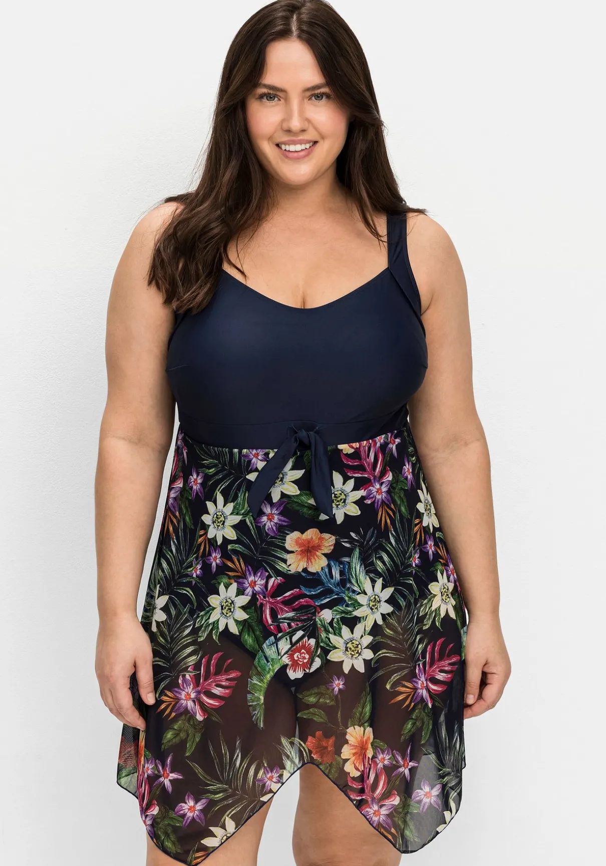 Badekleid mit zipfeligem Mesh-Rock