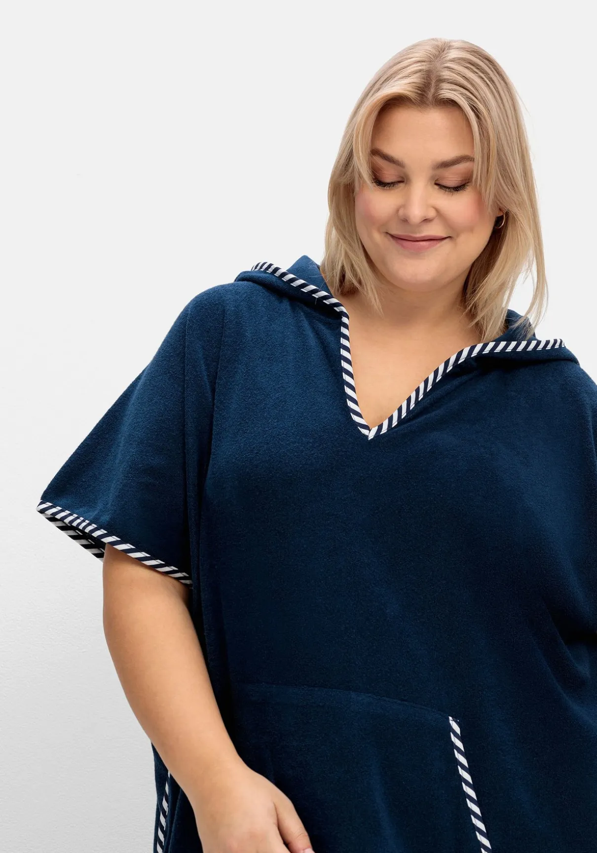 Bade-Poncho mit Kapuze, aus Frottee