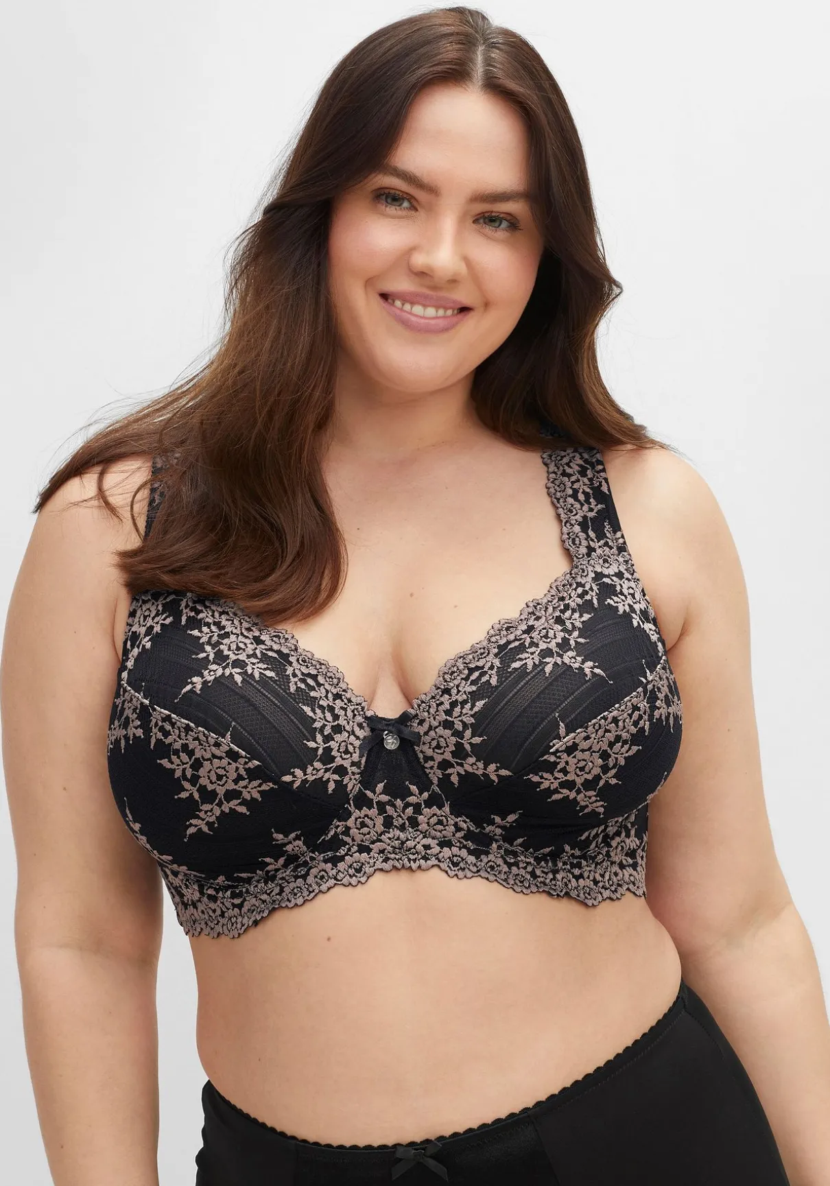 Bügel-BH mit Stickereispitze und Mesh-Einsätzen