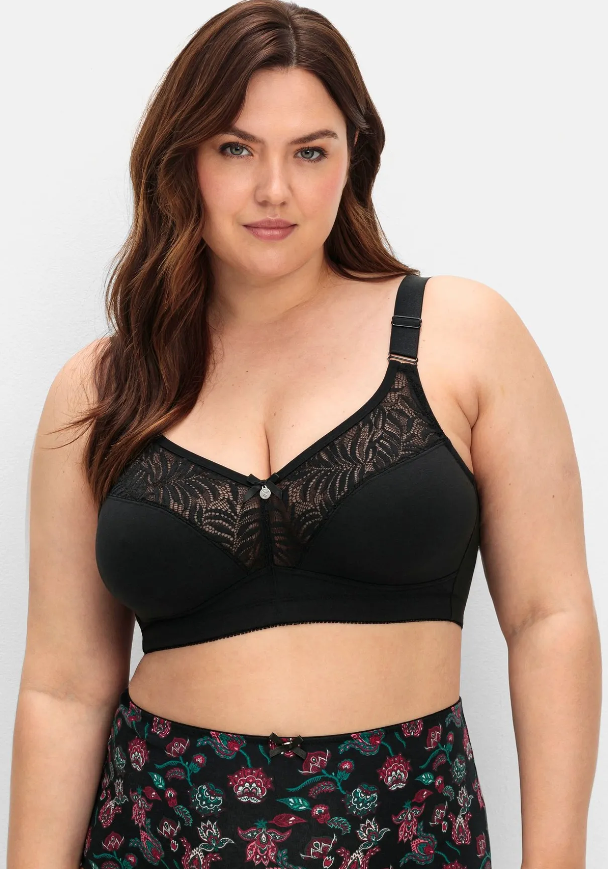 Bügelloser BH mit Spitze und wattierten Cups
