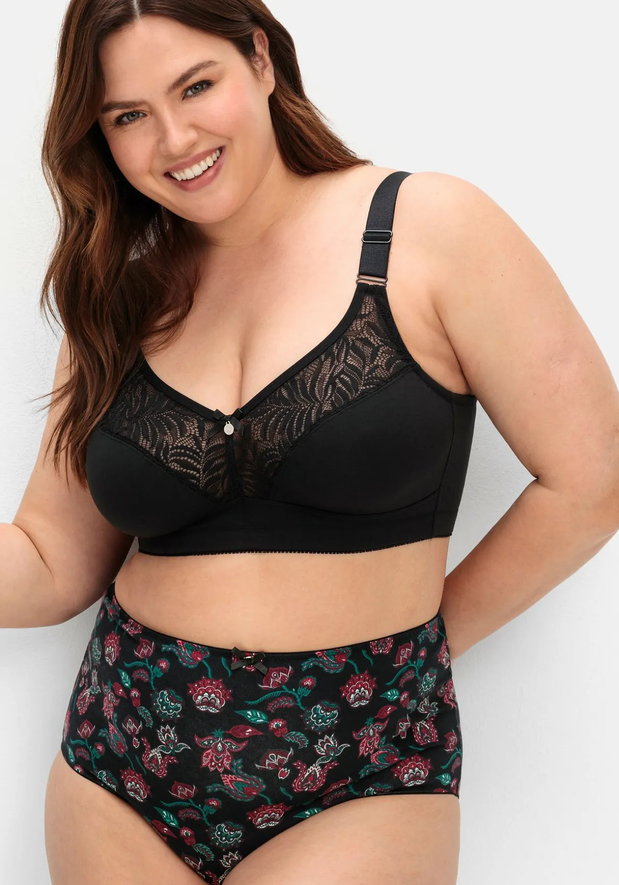 Bügelloser BH mit Spitze und wattierten Cups