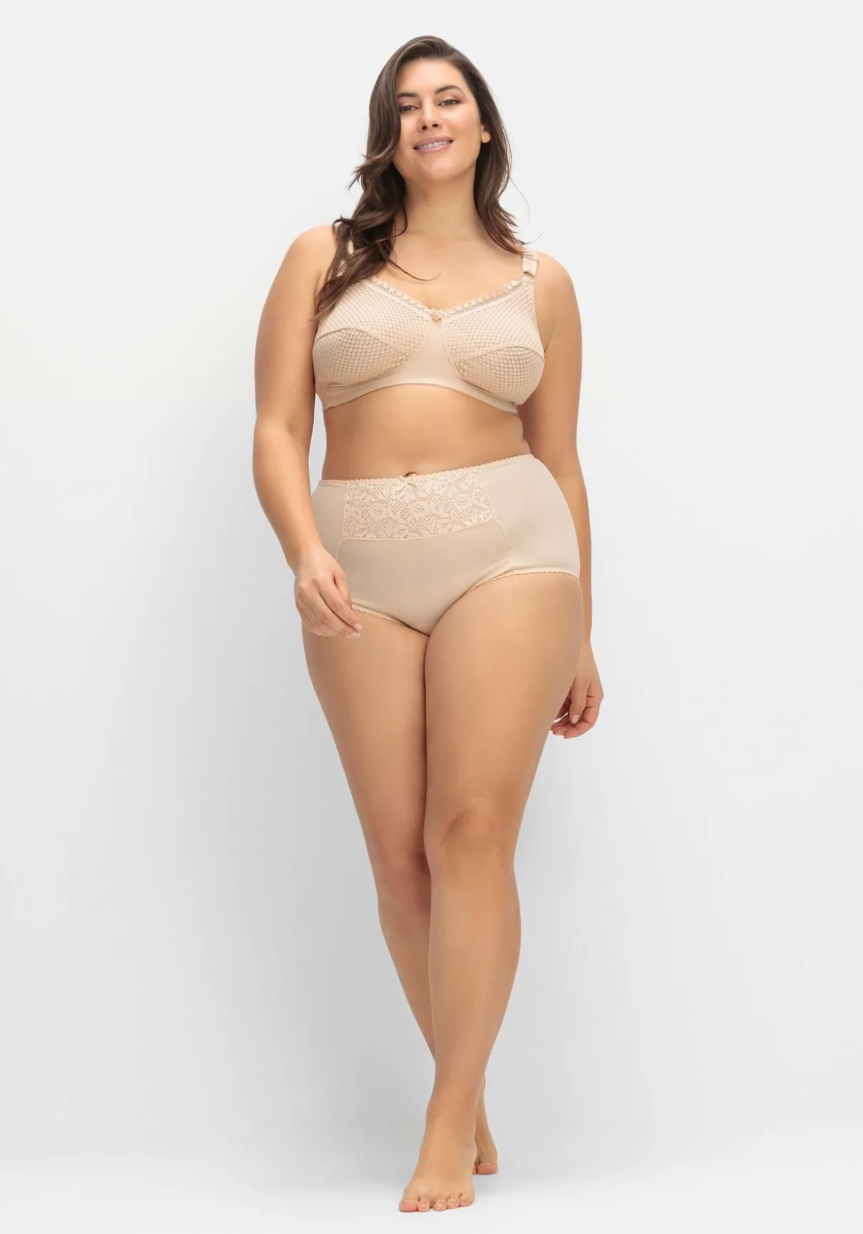 BH ohne Bügel mit Cups aus stabiler Spitze