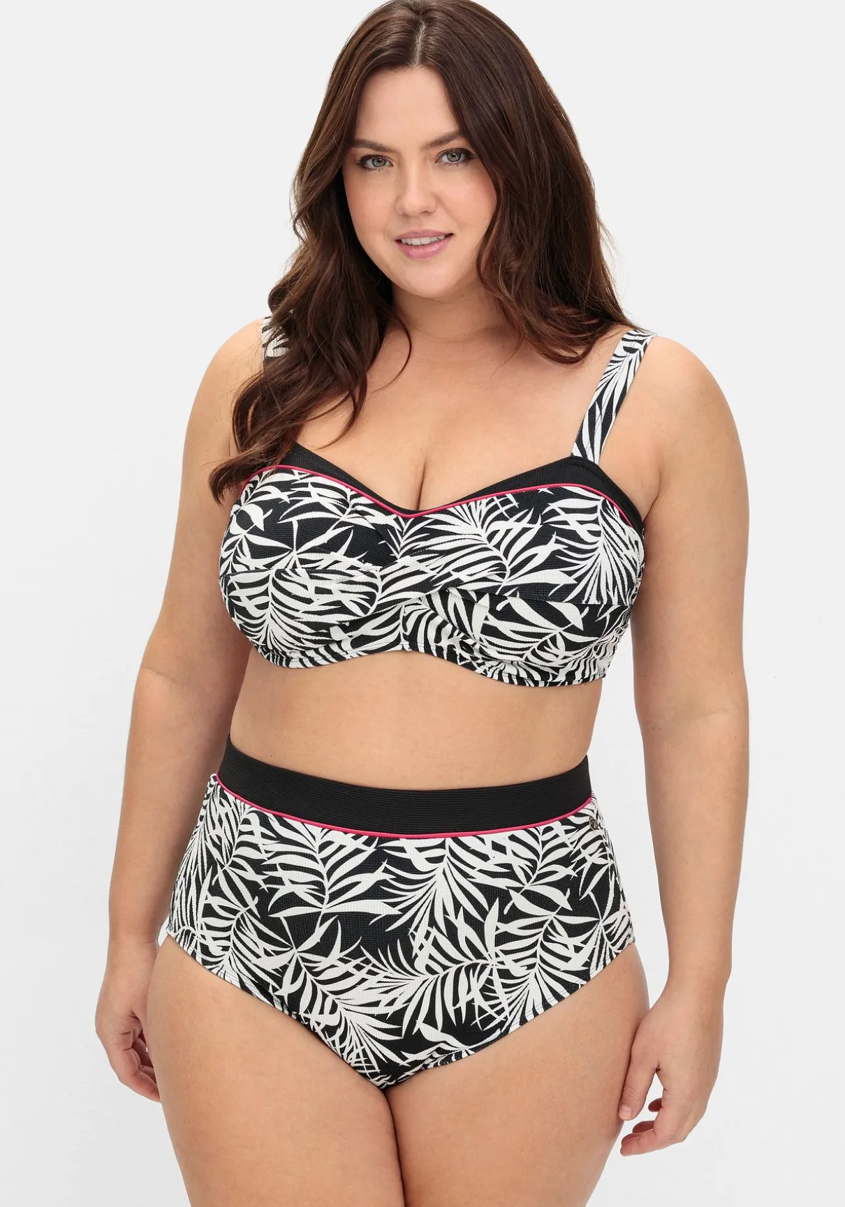 Bikini-Oberteil in Wickeloptik, mit Blätterprint