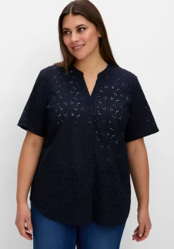 Bluse aus Lochspitze, mit V-Schlitz