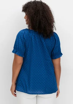 Bluse mit Lochstickerei und Carmen-Ausschnitt