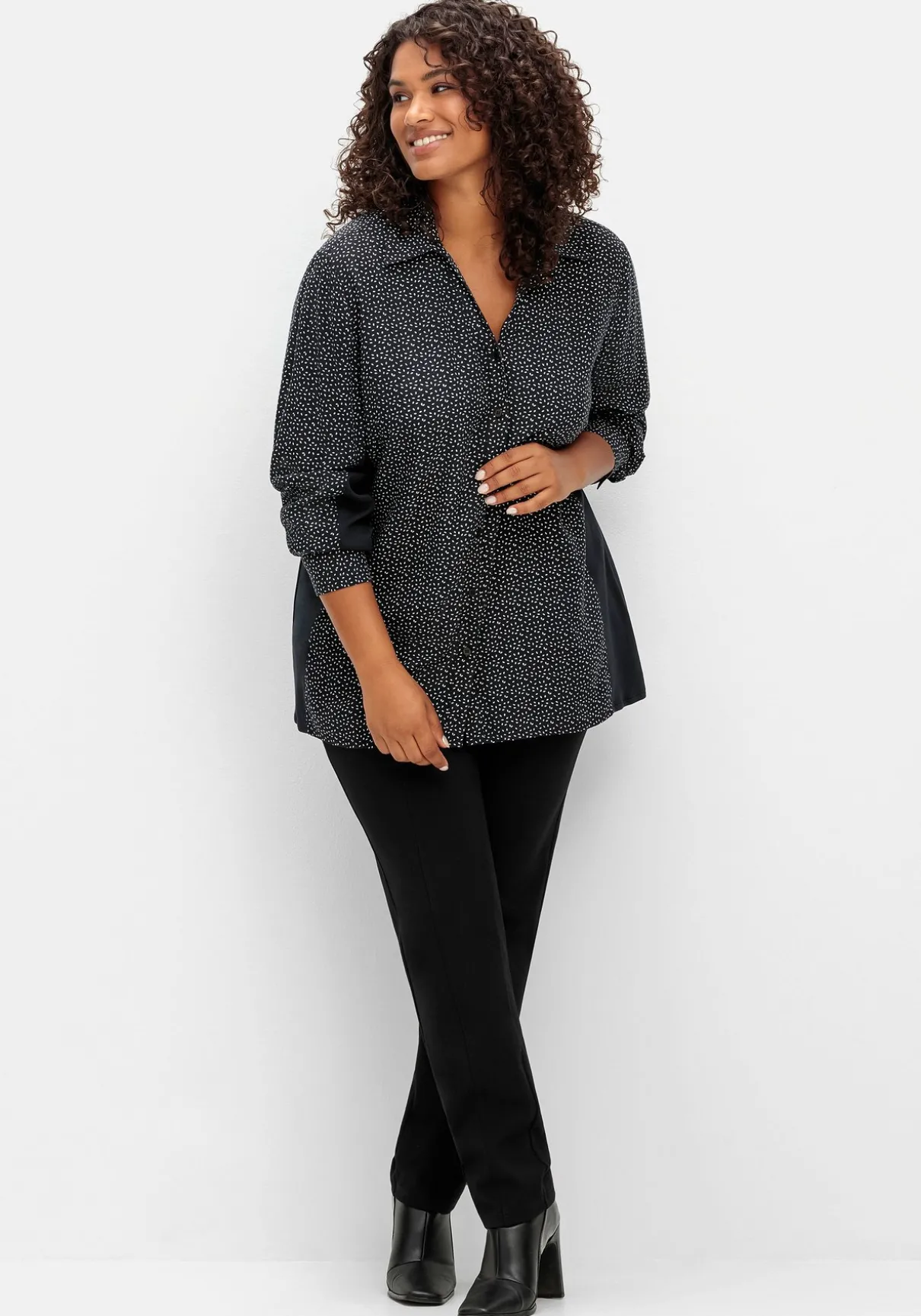 Bluse mit Print und elastischen Einsätzen