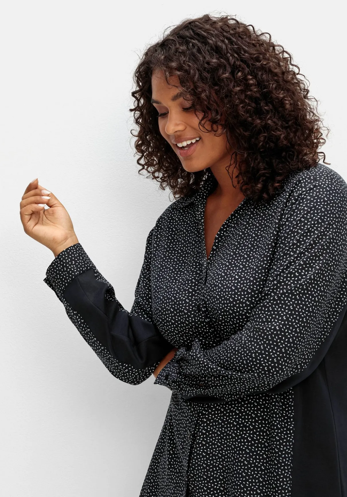 Bluse mit Print und elastischen Einsätzen