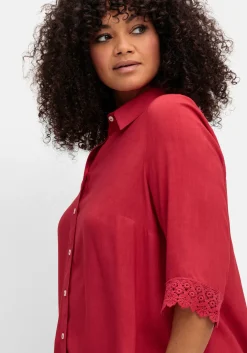 Bluse mit Spitzenkante am Ärmelsaum