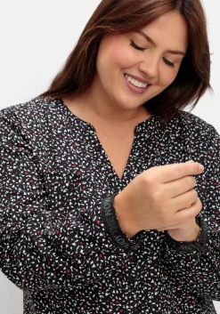 Bluse mit Wordingprint an den Manschetten