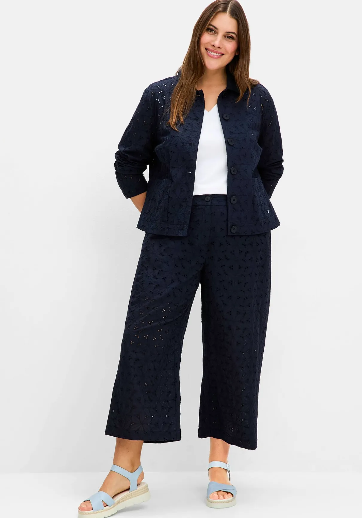 Blusenjacke aus Lochspitze