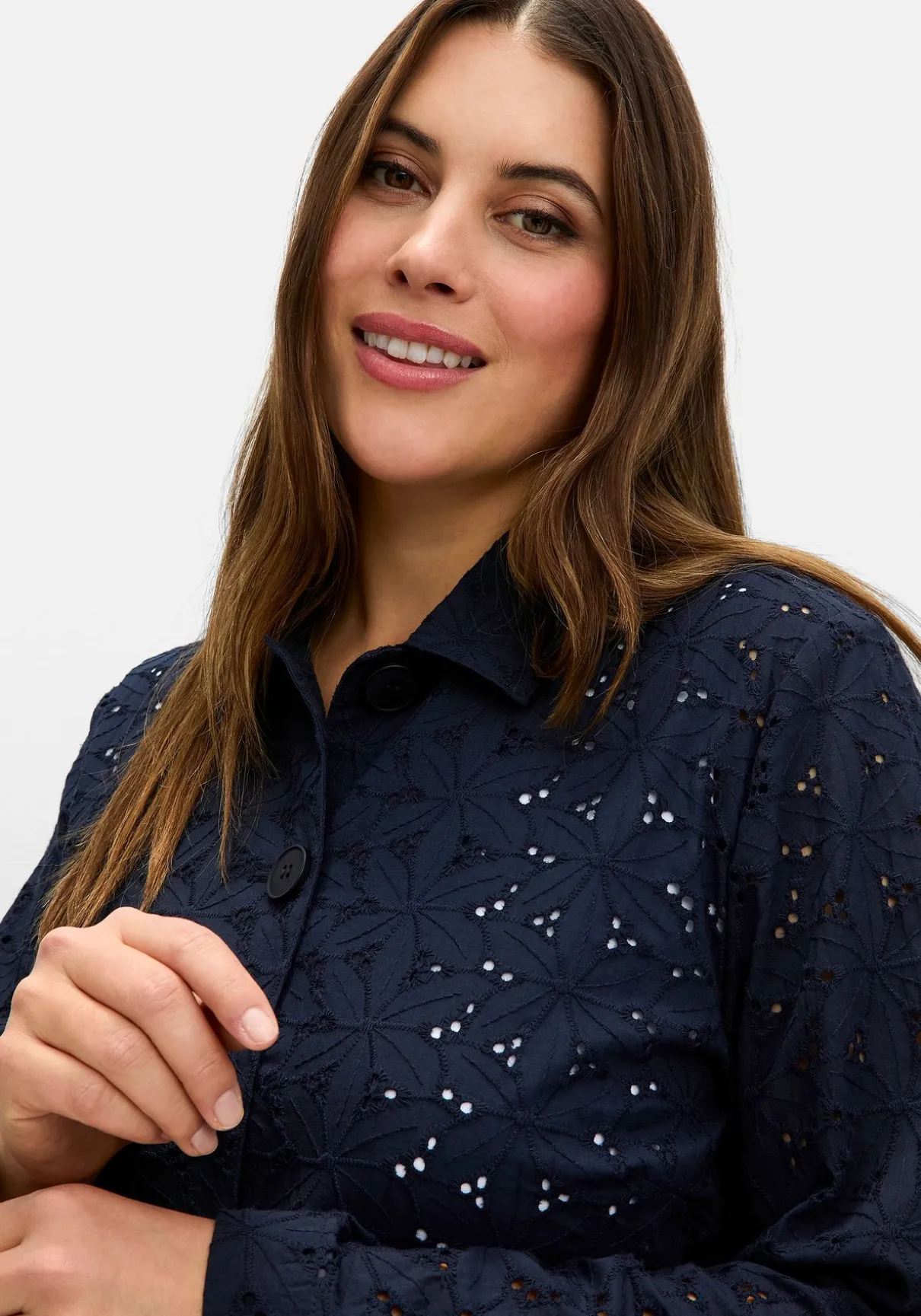 Blusenjacke aus Lochspitze