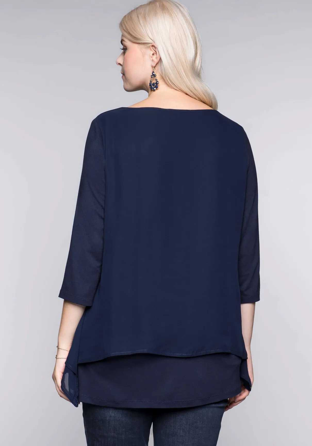 Blusenshirt in leichter A-Linie mit Zipfelsaum