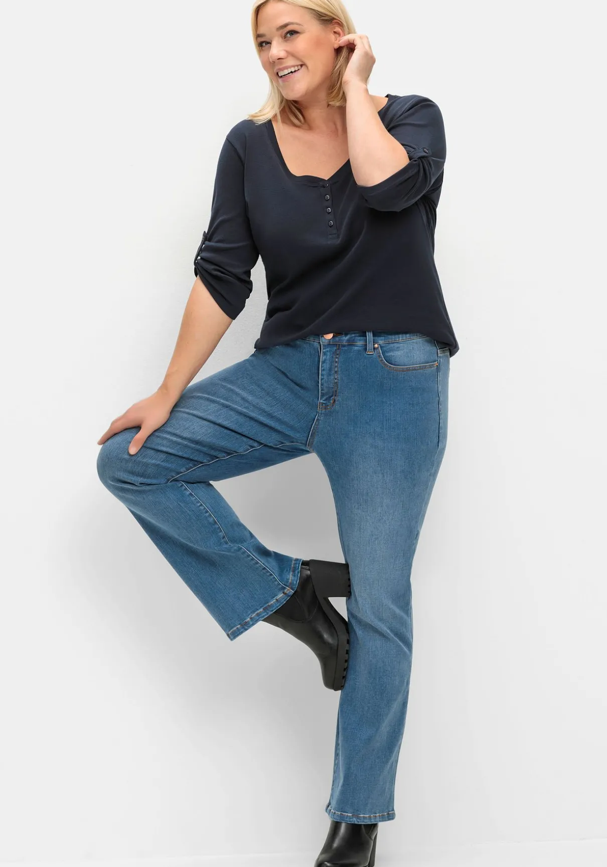 Bootcut Stretch-Jeans mit Bodyforming-Effekt
