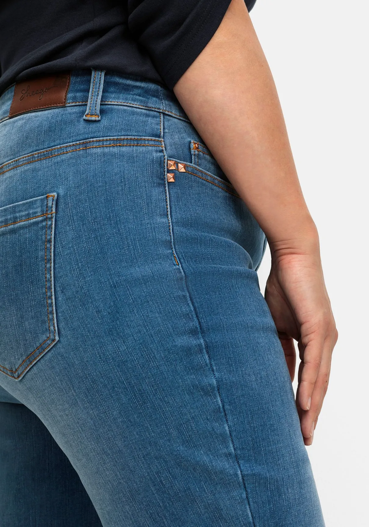 Bootcut Stretch-Jeans mit Bodyforming-Effekt