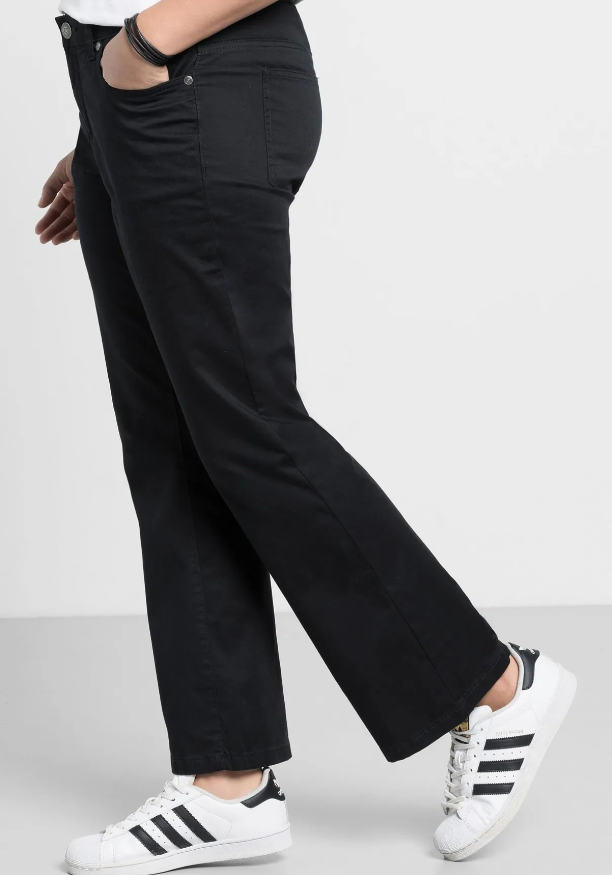 Bootcut-Hose aus elastischem Baumwoll-Twill