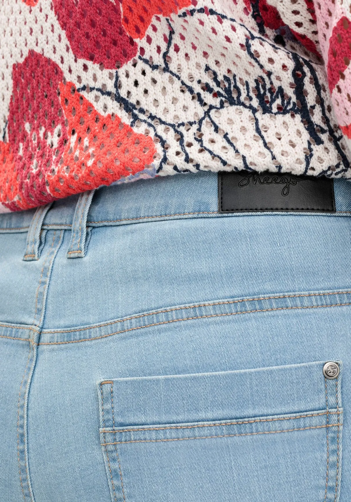 Bootcut-Jeans mit 3D-Catfaces