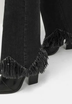 Bootcut-Jeans mit Fransensaum in Zickzack-Form
