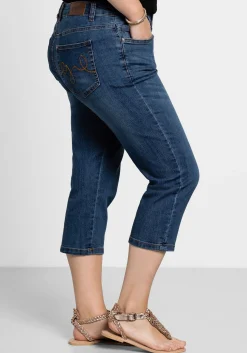Caprijeans mit Used-Effekten