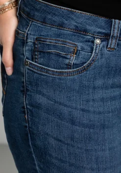 Caprijeans mit Used-Effekten