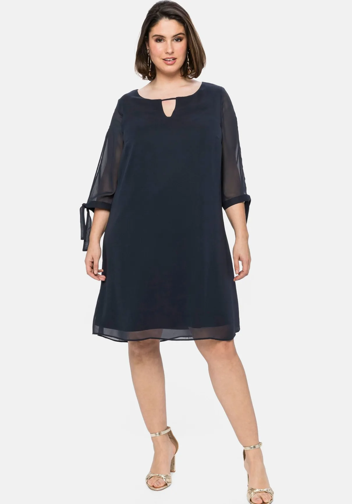 Chiffonkleid im Lagenlook, mit geschlitztem Ärmel