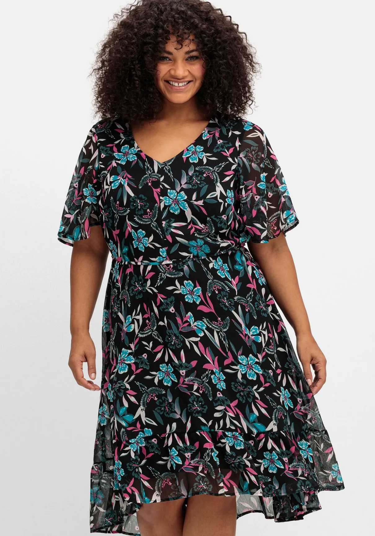 Chiffonkleid mit Blumendruck und Flügelärmeln