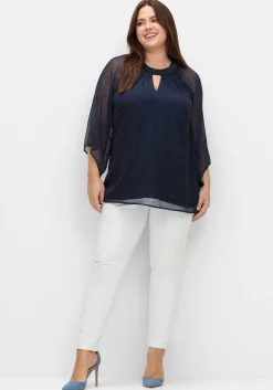 Chiffontunika mit Schmuckausschnitt