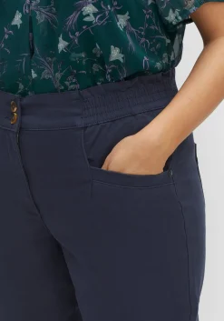 Chinohose aus Twill, mit High-Waist-Bund