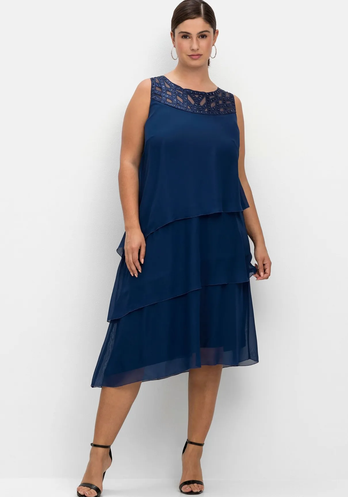 Cocktailkleid im Layerlook, mit Pailletten