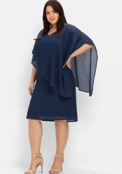 Cocktailkleid mit asymmetrischem Cape, aus Chiffon