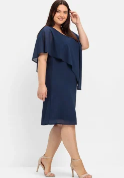 Cocktailkleid mit asymmetrischem Cape, aus Chiffon