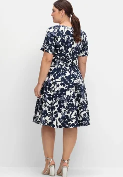 Cocktailkleid mit Blumenprint und Stoffgürtel
