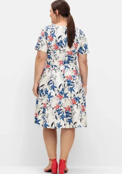 Cocktailkleid mit Blumenprint und Stoffgürtel