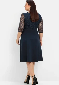 Cocktailkleid mit floraler Spitze und Chiffon-Ärmeln